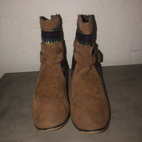 thrifted boots - Picture 3 of 4